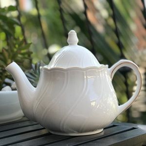 Hankook Super Bone China Tea Pot